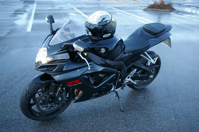 GSX-S750 - Image 0